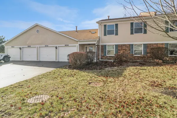 606 N Deer Run DR #10B11, Palatine, IL 60067