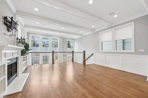 2448 W Cortland ST, Chicago, IL 60647