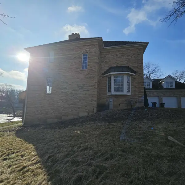 26005 N Middleton Pkwy, Mundelein, IL 60060