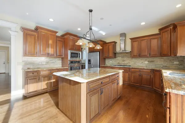 1651 Greenleaf AVE, Des Plaines, IL 60018