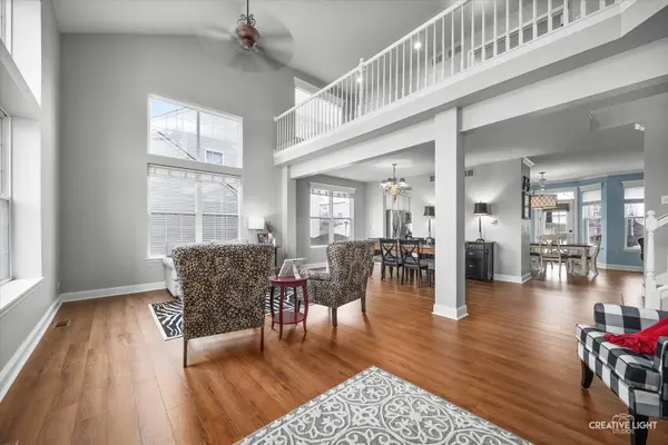 553 Hamilton LN, North Aurora, IL 60542