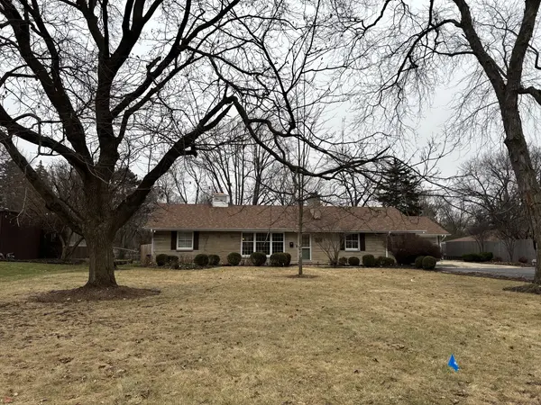 432 N Kingsway DR, Aurora, IL 60506
