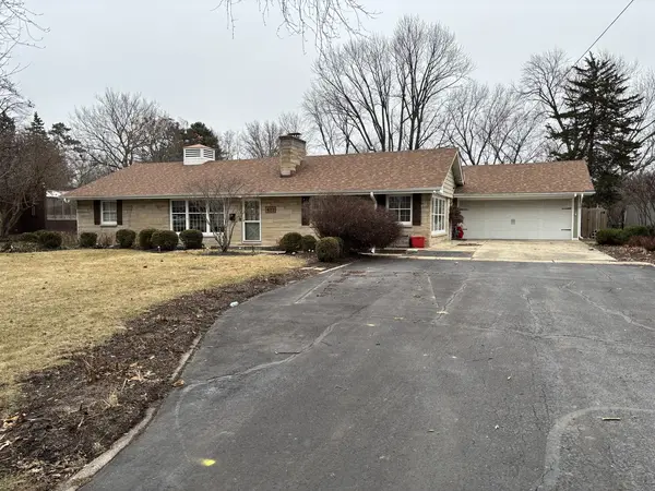 432 N Kingsway DR, Aurora, IL 60506