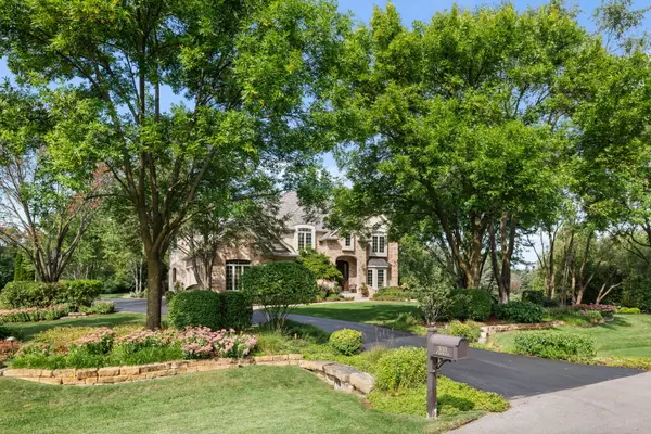 26301 W Roberts LN, Barrington, IL 60010