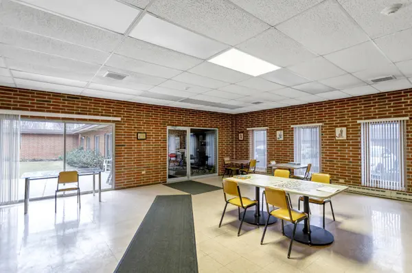 255 S West AVE #505 Elmhurst, IL 60126