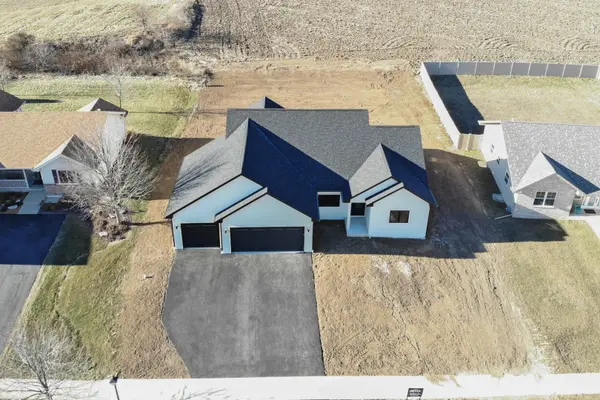 530 Cross Plains RD, Rockford, IL 61107