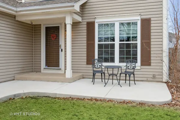 1143 Lakewood CIR, Naperville, IL 60540