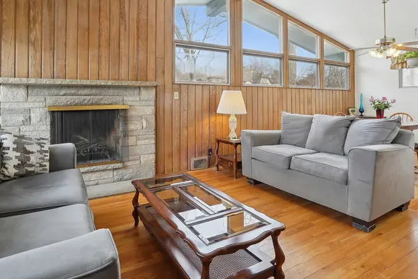 706 Parkside RD, Naperville, IL 60540
