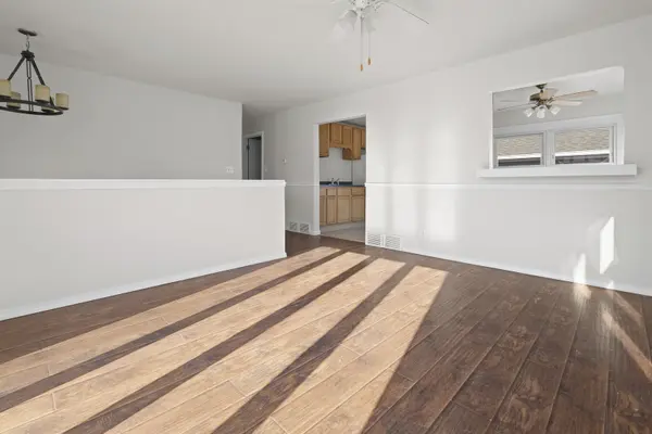 224 Heather TER, Round Lake Beach, IL 60073