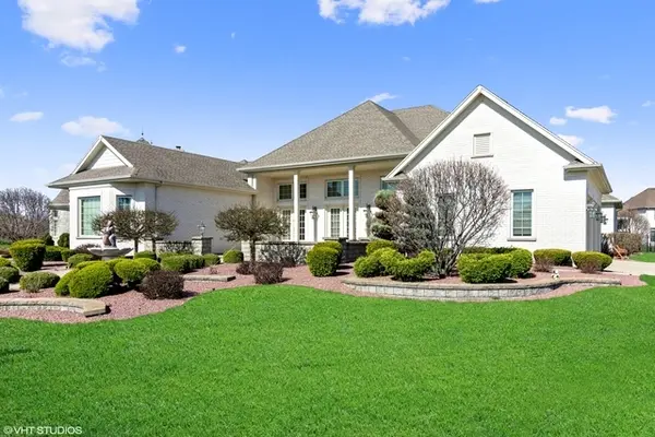 2 Kennedy CT, Bolingbrook, IL 60490