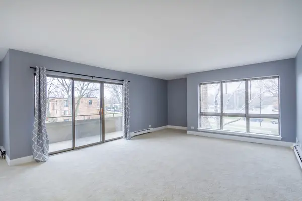 1931 Prairie SQ #233, Schaumburg, IL 60173