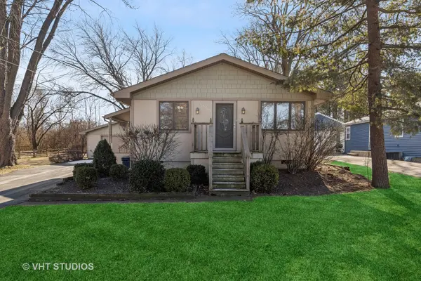39265 N Cedar Crest DR, Lake Villa, IL 60046