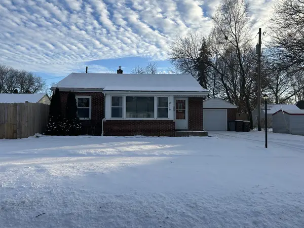 2116 Van Wie AVE, Rockford, IL 61103
