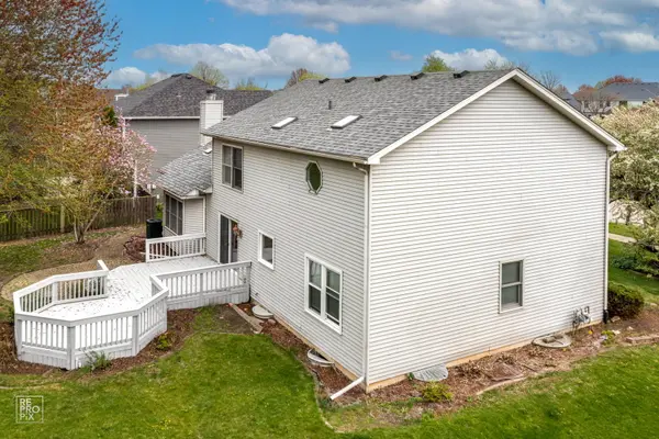 235 Isleview DR, Oswego, IL 60543