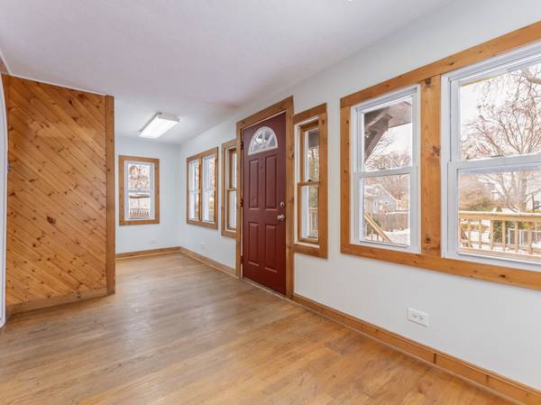18558 W Main ST, Gages Lake, IL 60030