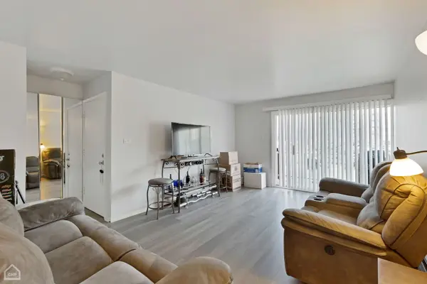 5645 Edge Lake DR, Oak Lawn, IL 60453