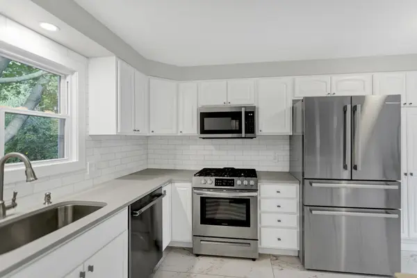 2101 South ST Geneva, IL 60134