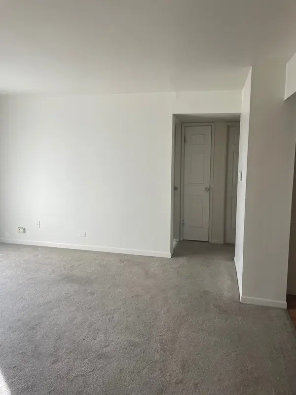 4819 W 109th ST #304, Oak Lawn, IL 60453