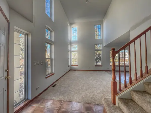 10490 Wakefield LN, Huntley, IL 60142