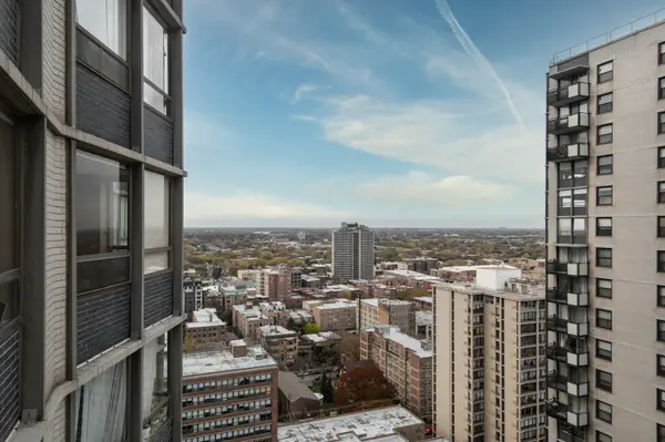 5701 N Sheridan RD #25R, Chicago, IL 60660