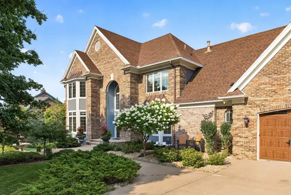 10 Lake CT, North Oaks, MN 55127
