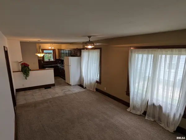 1120 N Amos ST, Springfield, IL 62702