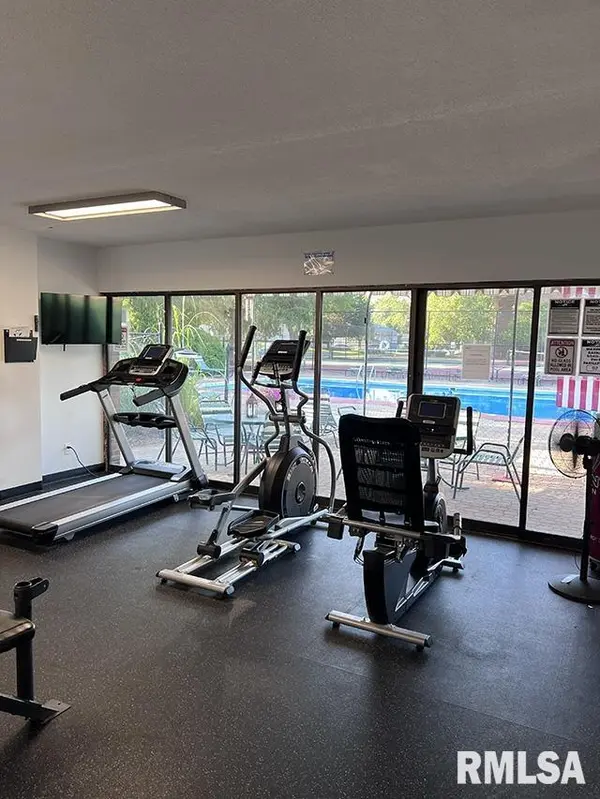 2408 W PASMOSO DR #2104, Peoria, IL 61614