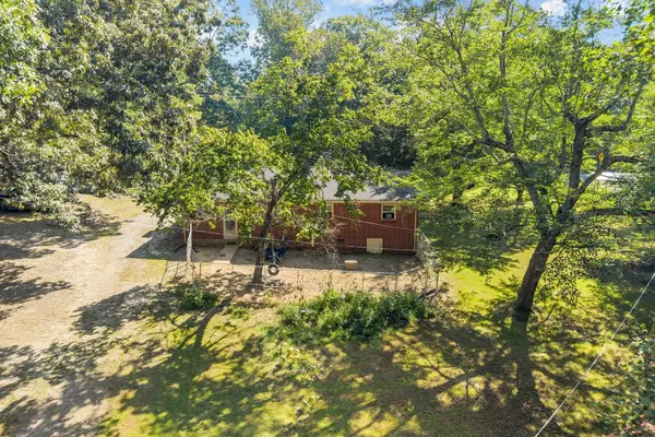 3770 Flatwoods Rd, Camden, TN 38320