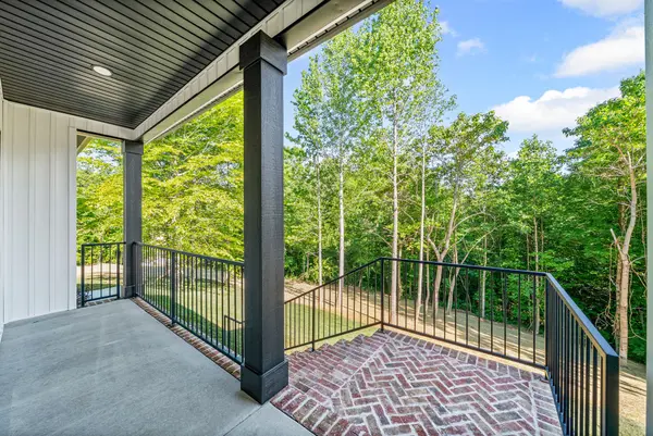 2687 Palmyra Rd, Palmyra, TN 37142