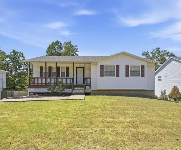 1808 Rachel DR, Neosho, MO 64850