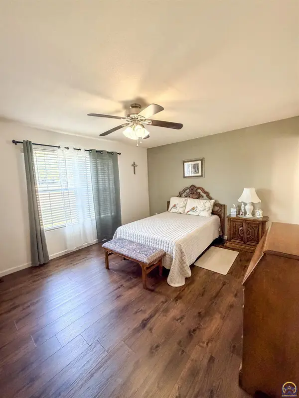 2101 SE Peace CT, Topeka, KS 66605