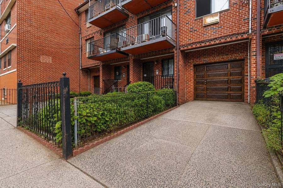 3121 46th ST, Astoria, NY 11103