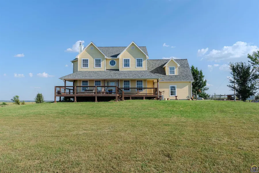 37501 Paxico Rd, Paxico, KS 66526