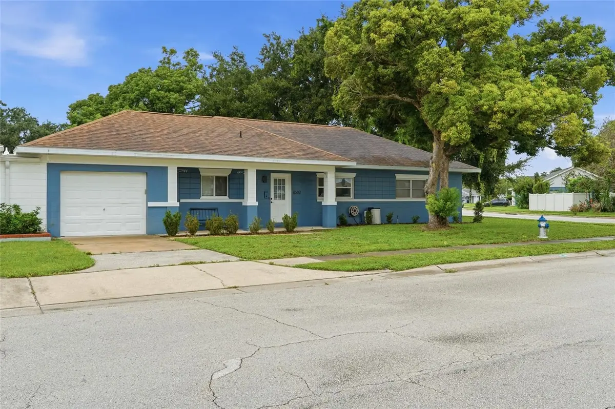 8502 OAK BLUFF DR, Orlando, FL 32827