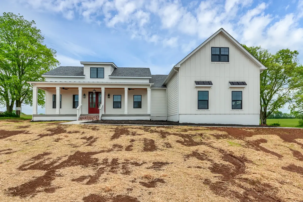 6 Old Zion Rd, Columbia, TN 38401