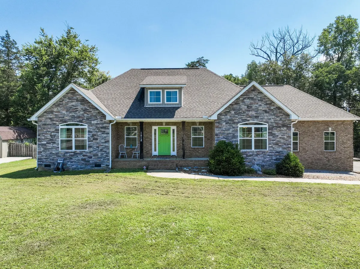 1518 Azalee Ln, Chapel Hill, TN 37034