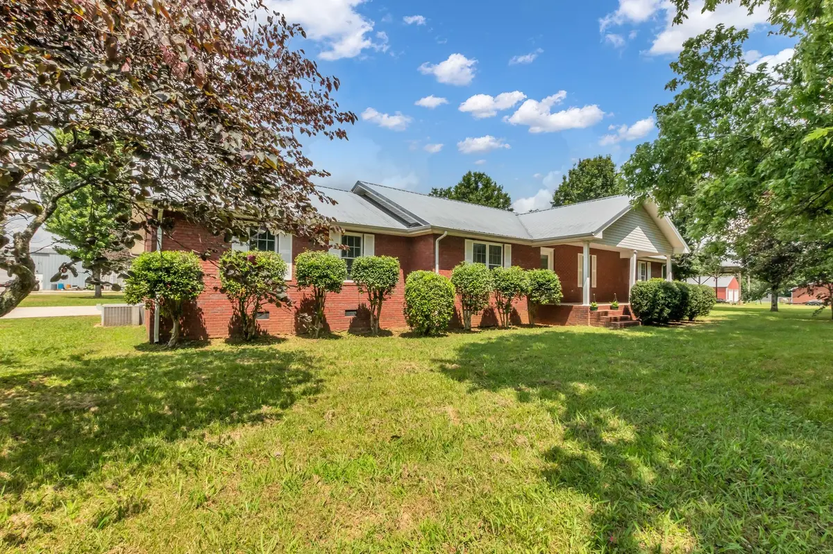 184 Buncombe Rd, Belvidere, TN 37306