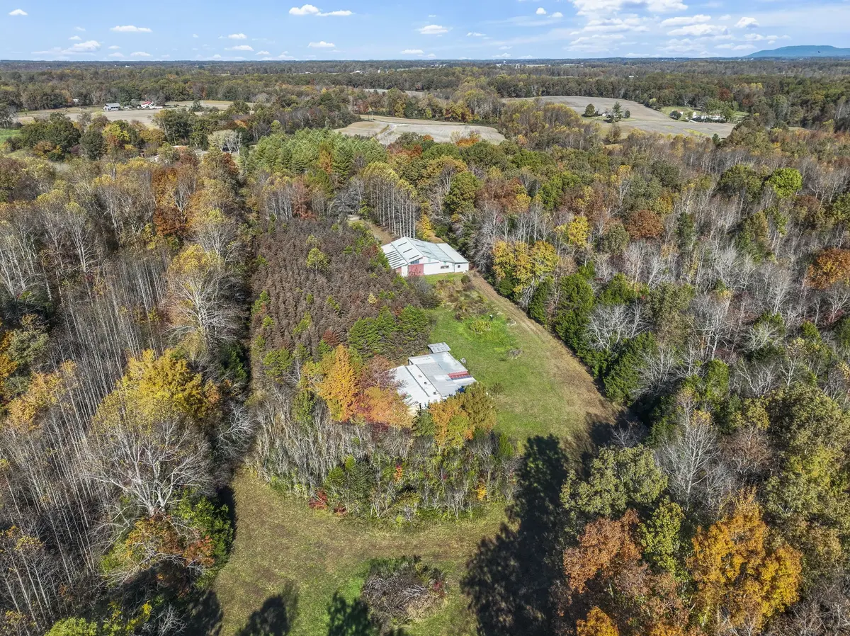 233 Taylor Lake Rd, Morrison, TN 37357