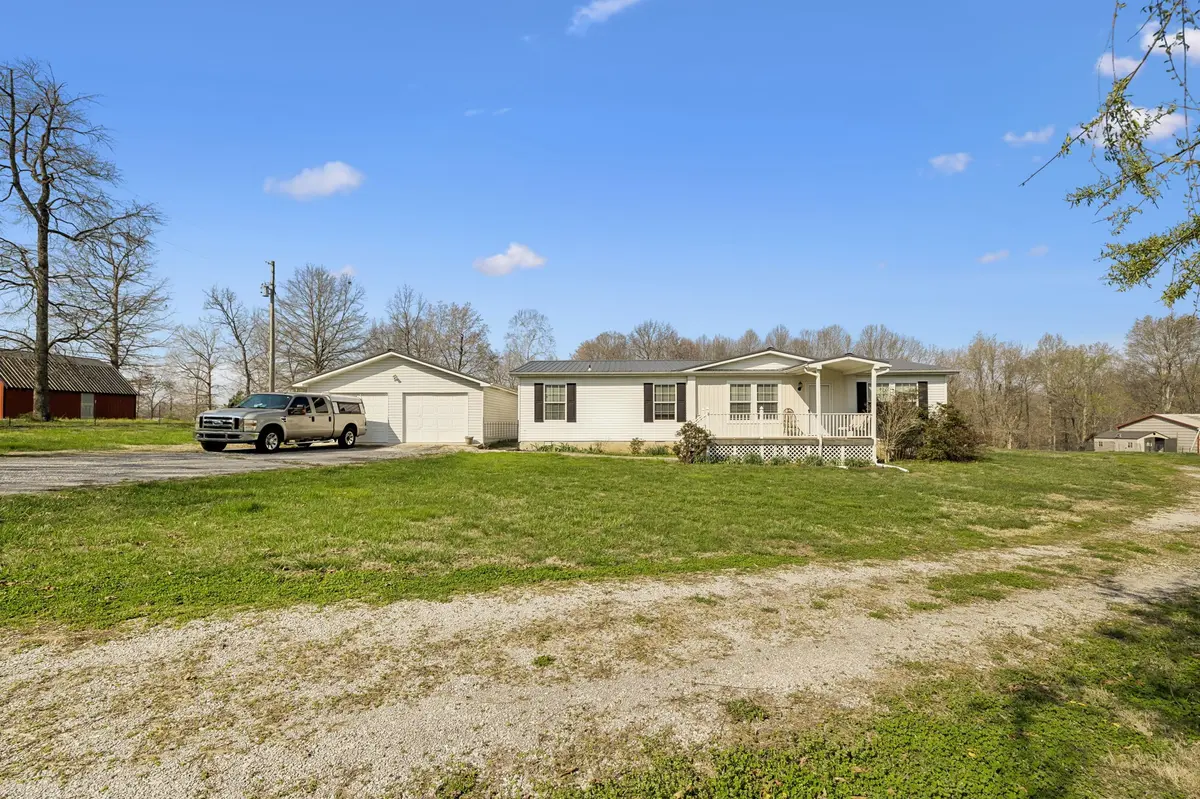 555 Wesley Chapel Rd, Sparta, TN 38583