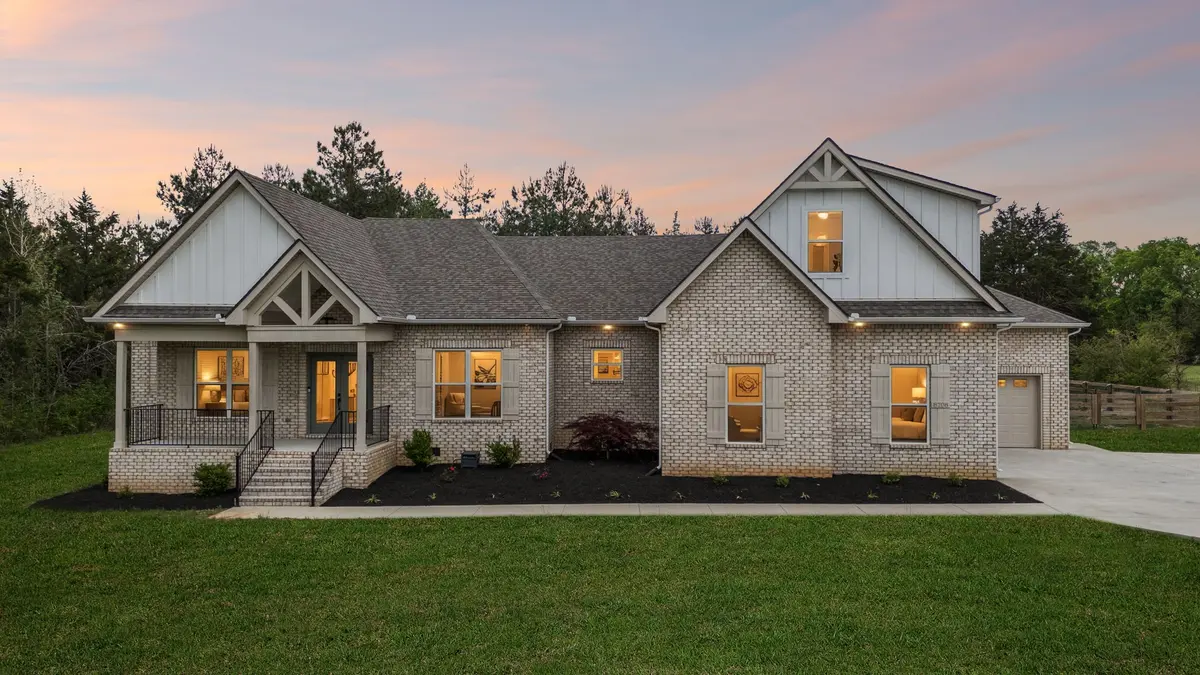 8708 Newtown Rd, Rockvale, TN 37153