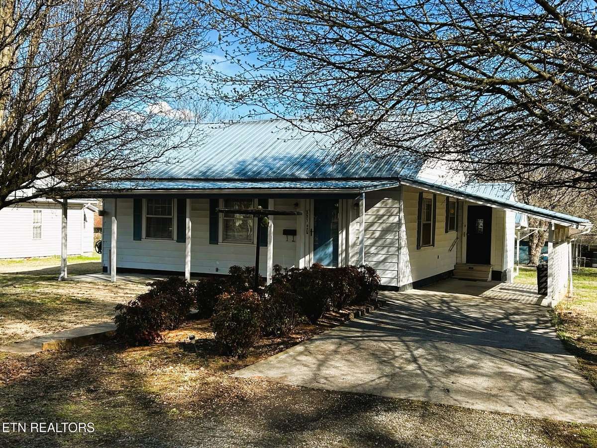 331 Louisiana Ave, Etowah, TN 37331
