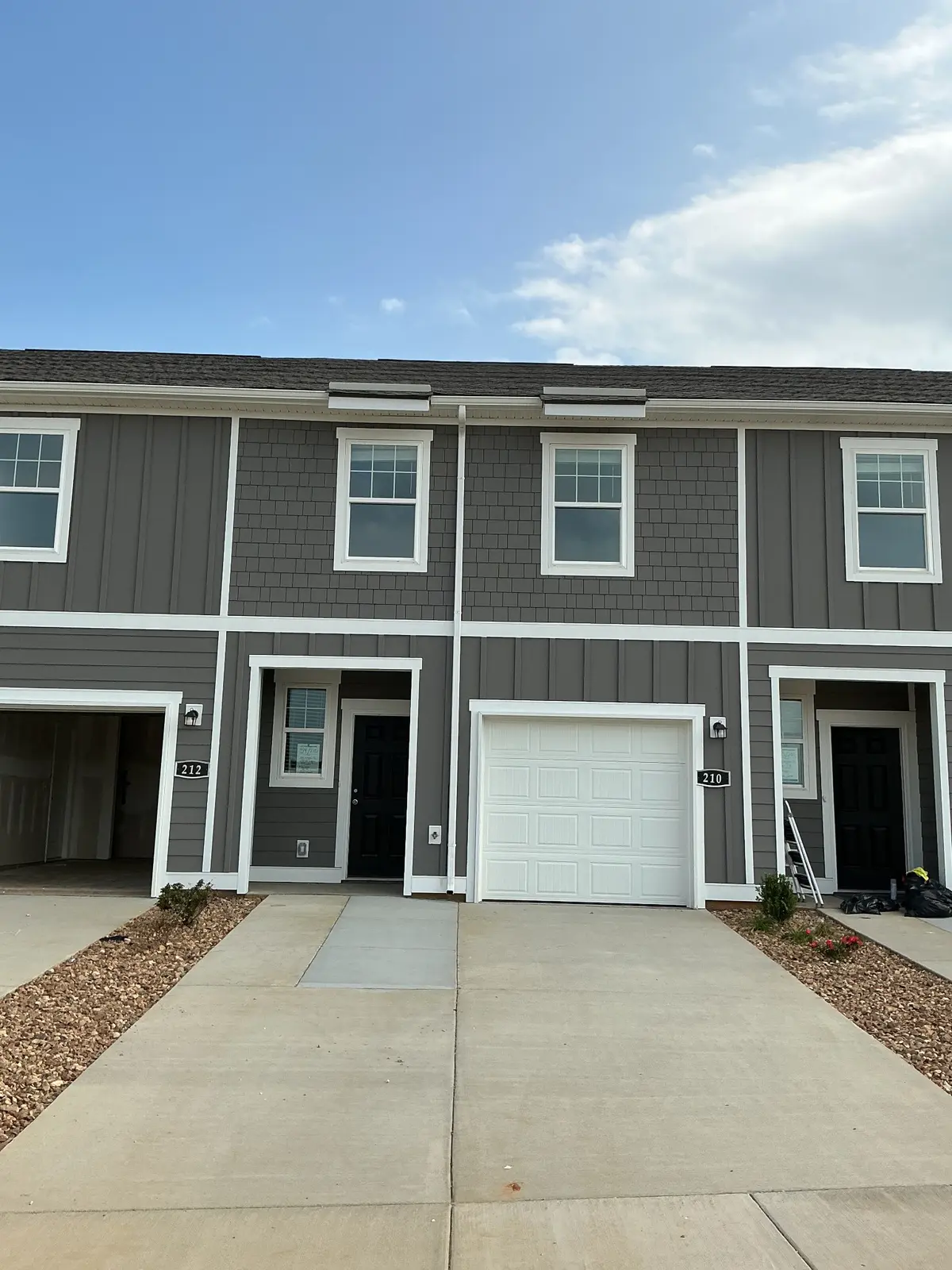 210 Darlington Drive, Dickson, TN 37055