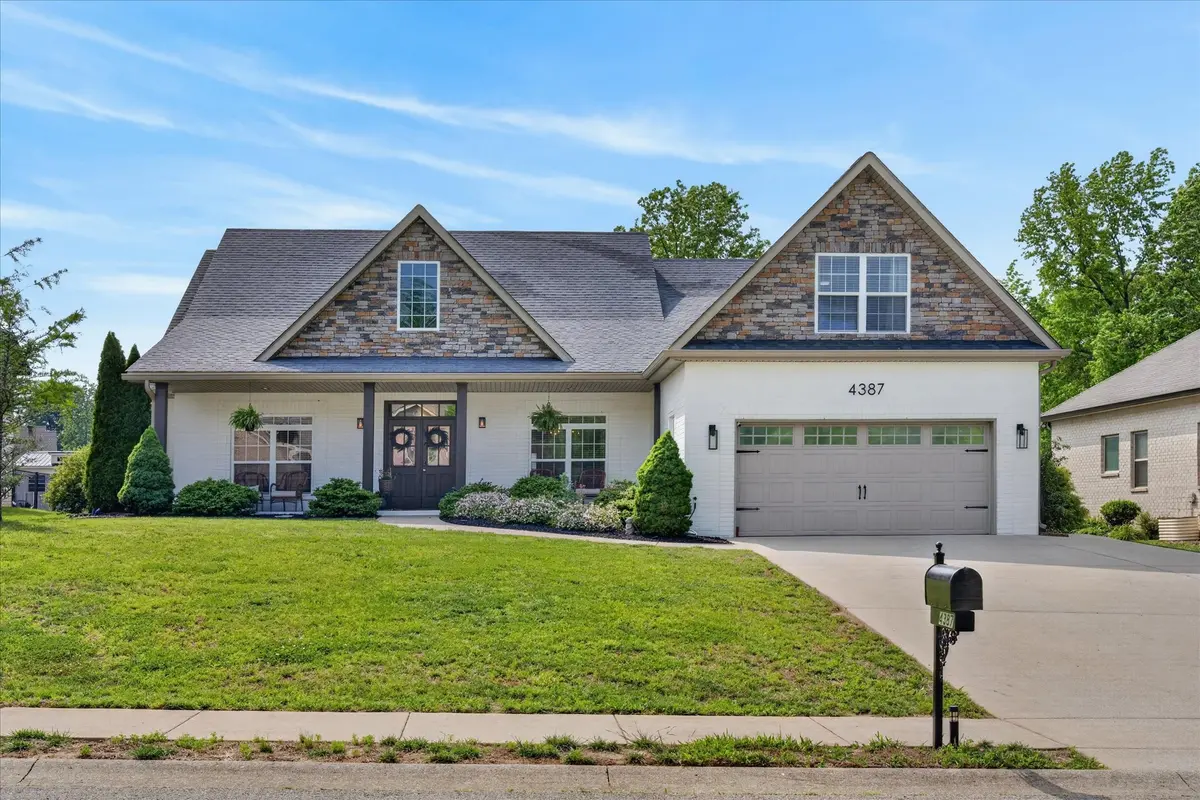 4387 Memory Ln, Adams, TN 37010