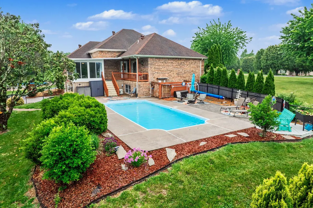 778 Fox Run Ln, Lafayette, TN 37083