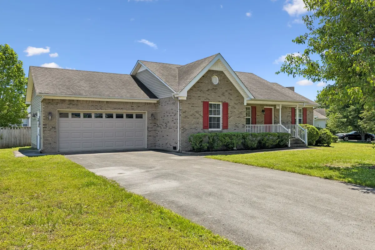 1921 Littleton Ct, Columbia, TN 38401