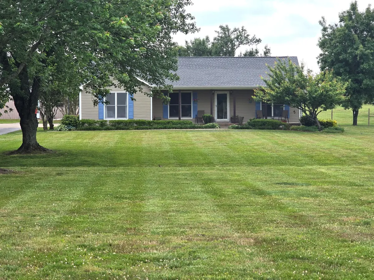 144 Monks Rd, Fayetteville, TN 37334