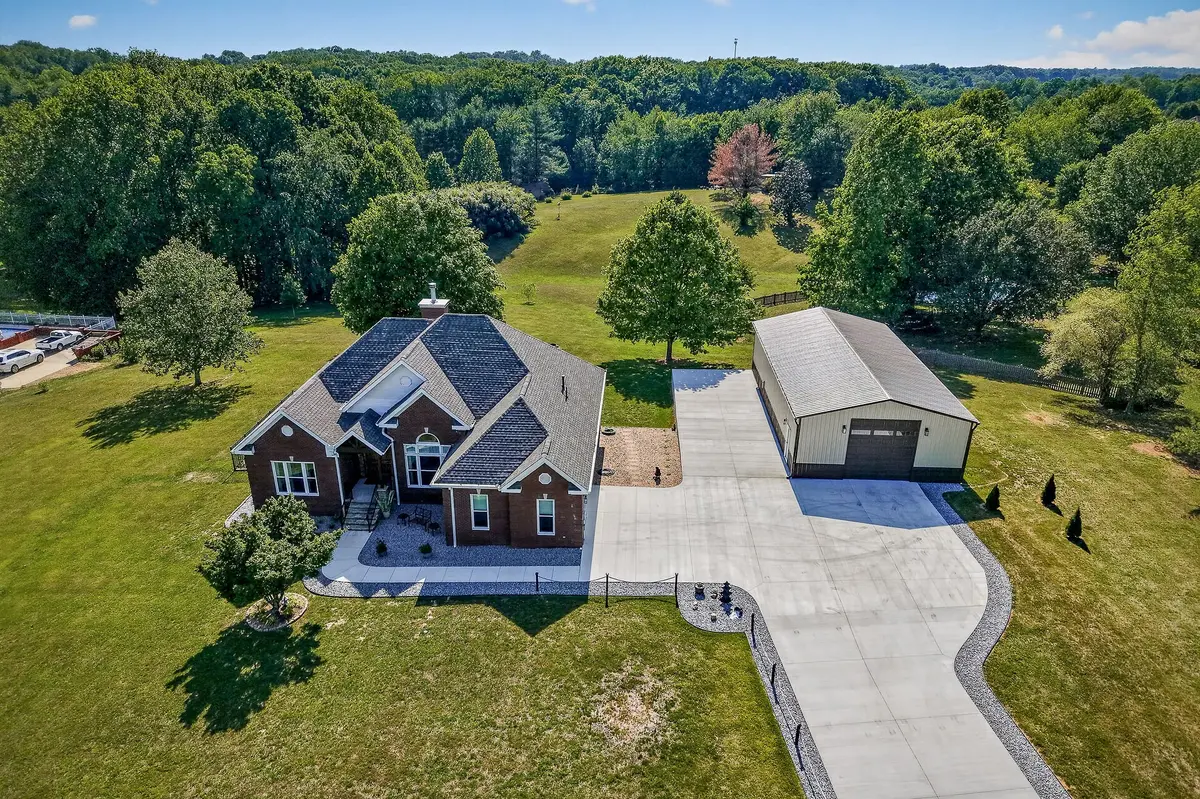 256 Kings Pointe Ln, Mcminnville, TN 37110