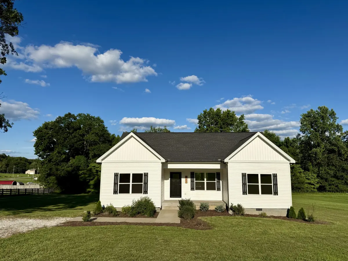 1007 Edgewood Dr, Dickson, TN 37055