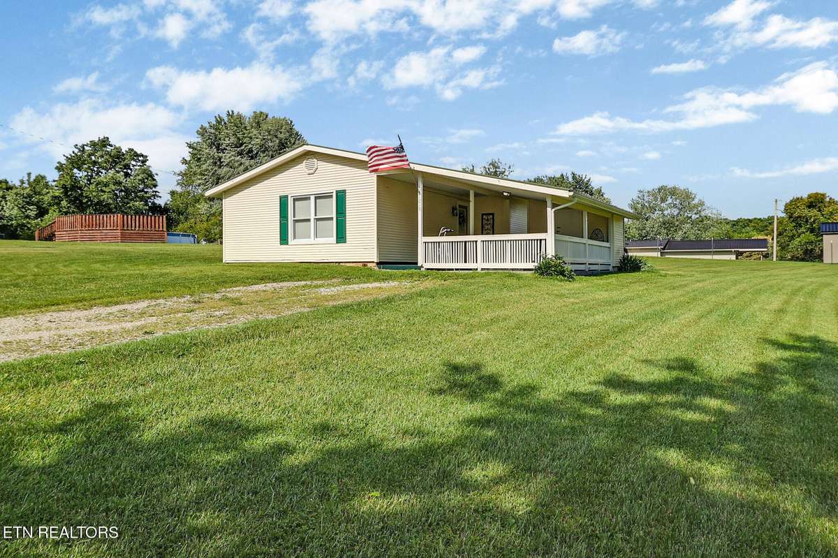 1019 Lincoln Rd, Jamestown, TN 38556