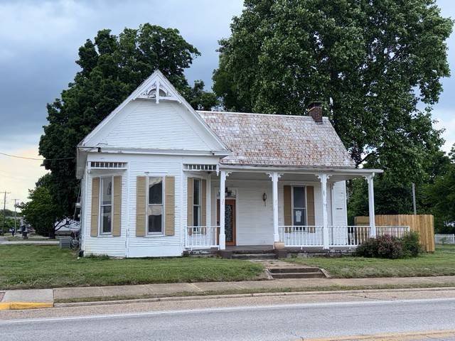401 Cumberland St #E, Cowan, TN 37318